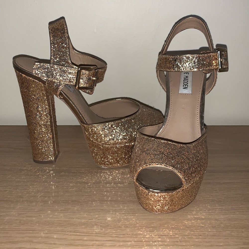 Steve Madden Gold Glitter Heels (Worn Once!)